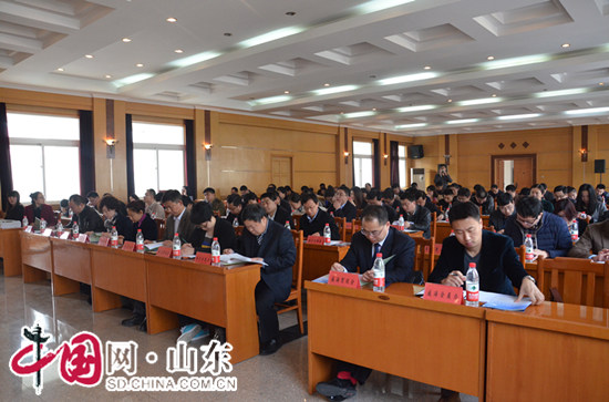 點(diǎn)擊圖片翻到下一頁>> 山東省會(huì)展行業(yè)年會(huì)舉行 發(fā)布《2015山東省會(huì)展業(yè)發(fā)展報(bào)告》